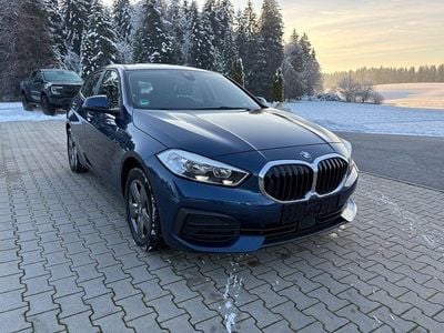 Blau Gebraucht 2020 BMW 118 Advantage Kleinwagen | 14.999 € (Guter Preis)