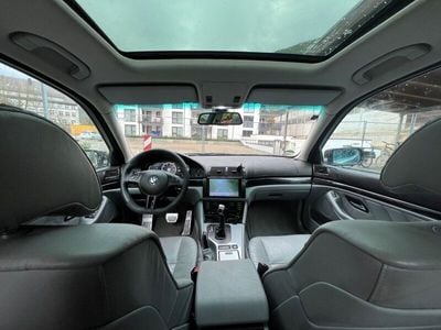 BMW 525