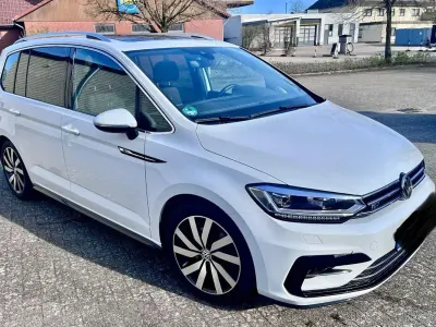 Gebraucht VW Touran Highline 150 PS (110 kW) 2017 Weiß Van / Kleinbus