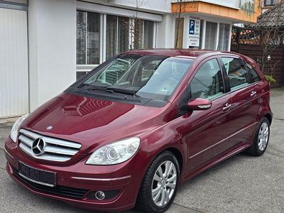 Gebraucht Mercedes B200 136 PS (100 kW) 2005 Rot Van / Kleinbus