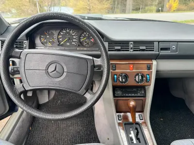 Gebraucht Mercedes 230 1988 Blau Coupé