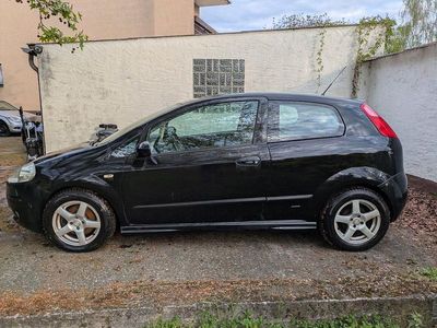 Second-hand Fiat Punto 90 CP (66 kW) 2007 Negru Hatchback