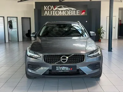 Gebraucht Volvo V60 CC Pro 150 PS (110 kW) 2019 Grau Kombi