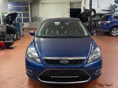 Gebraucht Ford Focus Sport 116 PS (85 kW) 2010 Blau Limousine