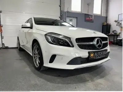 Gebraucht Mercedes A180 120 PS (88 kW) 2016 Weiss Limousine