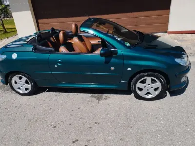 Gebraucht Peugeot 206 CC Roland Garros 136 PS (100 kW) 2004 Grün Cabrio