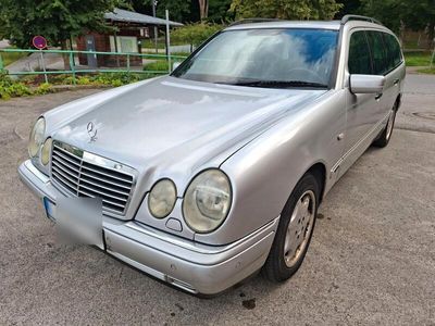 Mercedes E320