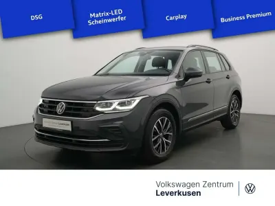 Gebraucht VW Tiguan Life 150 PS (110 kW) 2022 Grau / uranograu SUV