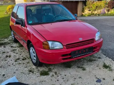 Gebraucht Toyota Starlet 75 PS (55 kW) 1998 Rot Kleinwagen