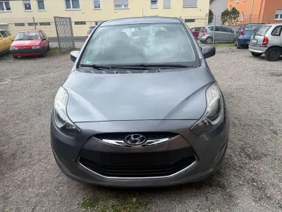 Gebraucht Hyundai ix20 Classic 90 PS (66 kW) 2015 Steel gray / met Kleinwagen
