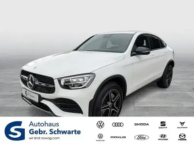 Używany Mercedes GLC300e AMG line 211 KM (155 kW) 2021 Biały Coupe
