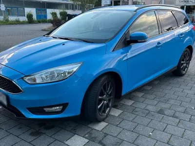 Gebraucht Ford Focus 125 PS (91 kW) 2016 Blau Kombi