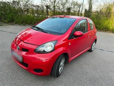 Usata Toyota Aygo 68 CV (50 kW) 2009 Rosso Utilitaria