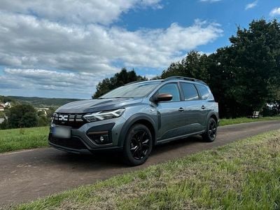 Second-hand Dacia Jogger Extreme 110 CP (80 kW) 2023 Gri Monovolum