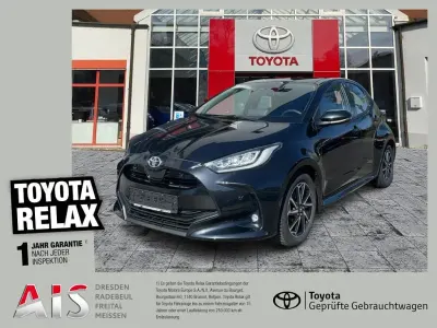 Gebraucht Toyota Yaris Team 125 PS (91 kW) 2023 Black mica / ink Kleinwagen