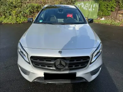 Gebraucht Mercedes GLA200 AMG line 156 PS (114 kW) 2017 Silber SUV
