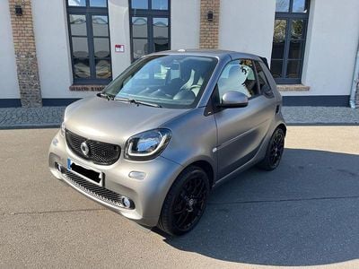 Grau Gebraucht 2016 Smart ForTwo Cabrio Prime Cabrio | 15.490 € (Etwas zu teuer)
