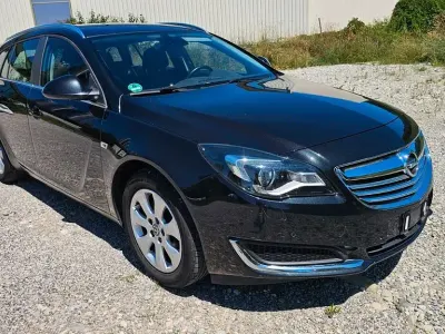 Gebraucht Opel Insignia Edition 170 PS (125 kW) 2014 Schwarz Kombi