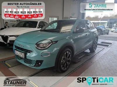 Gebraucht Fiat 600 La Prima 101 PS (74 kW) 2025 Blau SUV