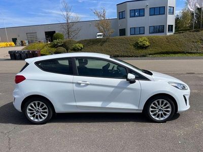 Gebraucht Ford Fiesta Cool & Connect 101 PS (74 kW) 2017 Weiß
