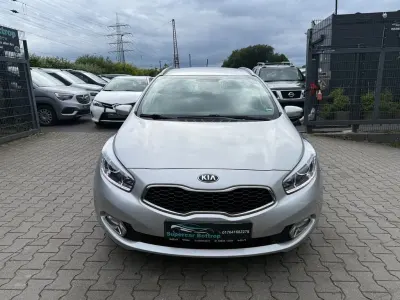 Gebraucht Kia Ceed Sportswagon Edition 7 135 PS (99 kW) 2013 Silber Kombi