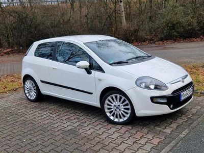 Weiß Gebraucht 2011 Fiat Punto Evo Kleinwagen | 2.490 € (Etwas zu teuer)