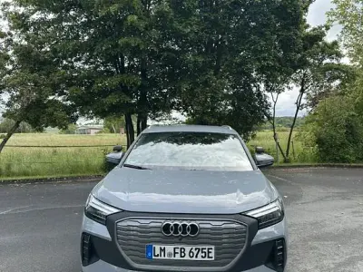 Gebraucht Audi Q4 e-tron 150 kW (204 PS) 2023 Grau SUV