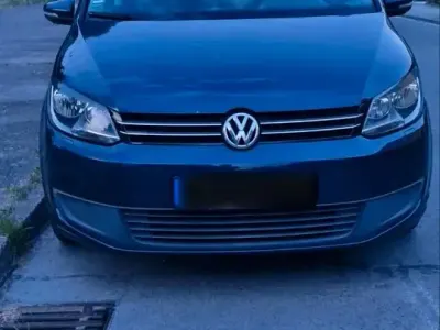 Gebraucht VW Touran 105 PS (77 kW) 2011 Blau Van / Kleinbus
