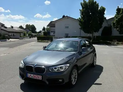 Gebraucht BMW 118 Advantage 136 PS (100 kW) 2019 Grau Limousine