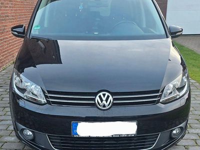 Schwarz Gebraucht 2015 VW Touran Van / Kleinbus | 10.750 €