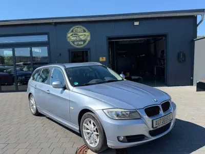 Gebraucht BMW 320 Comfort Edition 184 PS (135 kW) 2010 Blau Kombi
