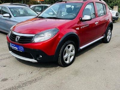 Gebraucht Dacia Sandero Stepway 84 PS (61 kW) 2012 Rot SUV