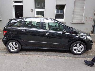 Mercedes B200