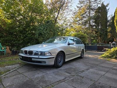 BMW 523