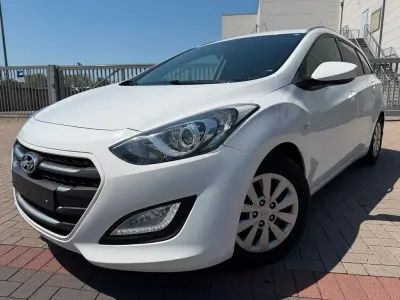 Gebraucht Hyundai i30 Classic 110 PS (80 kW) 2015 Weiß Kombi