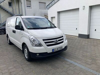 Hyundai H-1