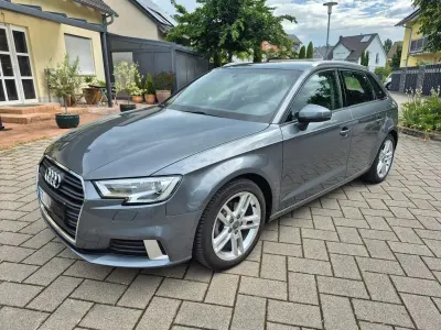 Gebraucht Audi A3 Sport 116 PS (85 kW) 2019 Grau Limousine