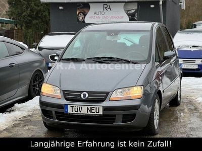 Grau Gebraucht 2003 Fiat Idea Emotion Van / Kleinbus | 1.800 € (Etwas zu teuer)