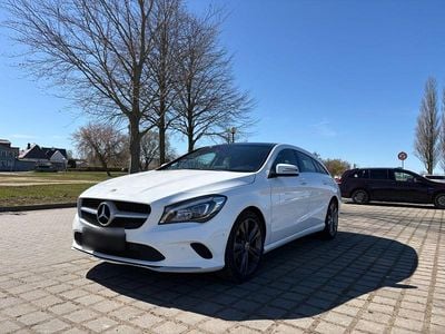 Gebraucht Mercedes CLA200 Urban 156 PS (114 kW) 2018 Weiß Coupé