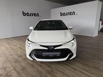 Gebraucht Toyota Corolla Team 122 PS (89 kW) 2022 Schneeweiß Limousine