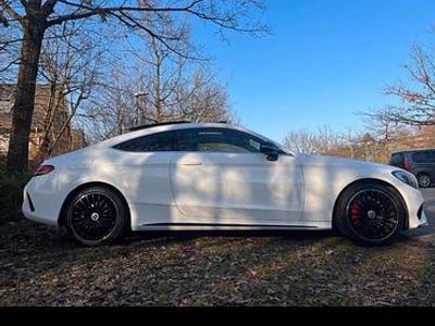 Weiß Gebraucht 2018 Mercedes C200 AMG line Coupé | 26.950 € (Etwas zu teuer)