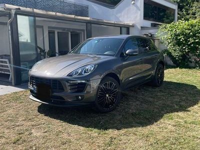 Porsche Macan S