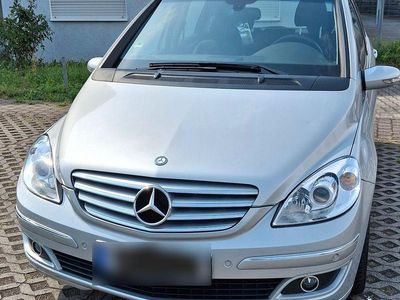 Usata Mercedes B200 140 CV (102 kW) 2007 Argento Monovolume