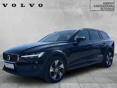 Usata Volvo V60 CC 197 CV (144 kW) 2023 Nero Station wagon