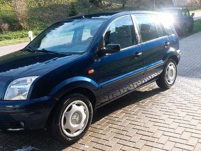 Second-hand Ford Fusion 101 CP (74 kW) 2003 Albastru Hatchback