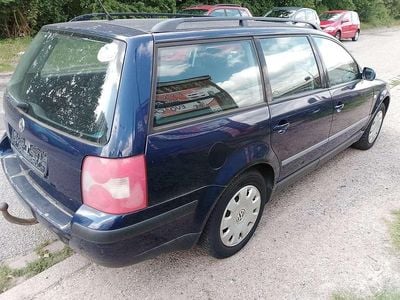 Gebraucht VW Passat Family 102 PS (75 kW) 2003 Grün Kombi