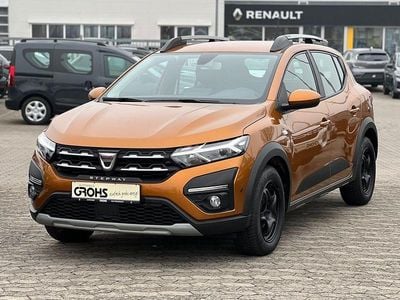 Orange Gebraucht 2021 Dacia Sandero Comfort Limousine | 13.990 € (Teuer)
