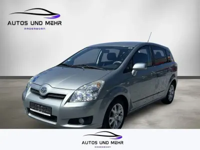 Gebraucht Toyota Corolla Verso Team 129 PS (94 kW) 2008 Silber Van / Kleinbus