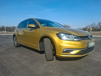 Gebraucht VW Golf VII Sound 110 PS (80 kW) 2018 Gold Kombi