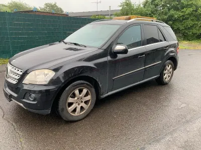 Gebraucht Mercedes ML350 224 PS (164 kW) 2009 Schwarz SUV